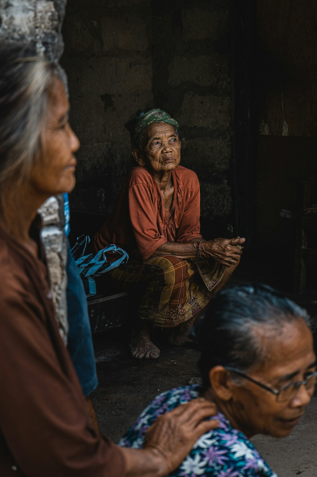 woman sharing story